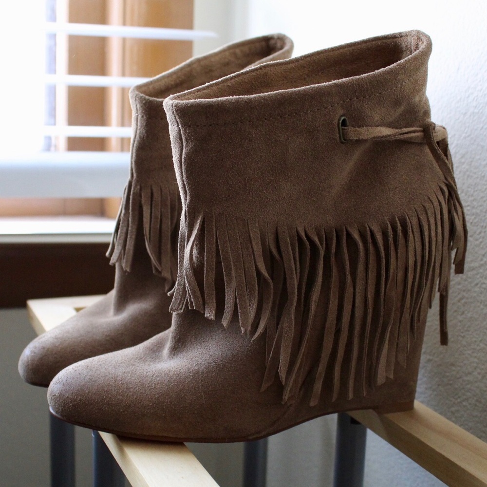 Nine West Tan Fringe Wedge Ankle Boots Sz 6.5